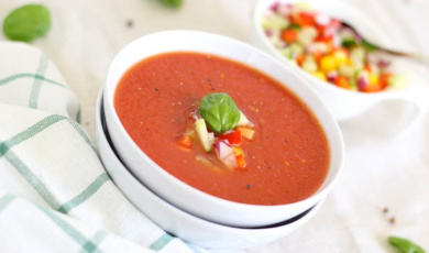 Raw Pesto Tomato And Capsicum Soup